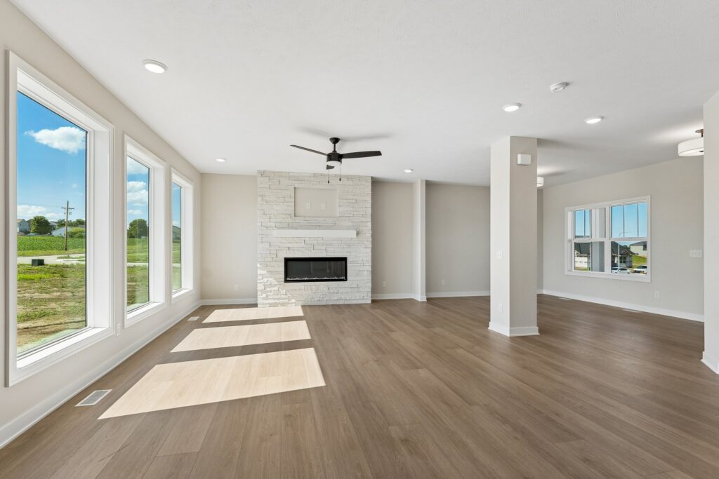 5-web-or-mls-9156 - 12406 S 89th Ave_005