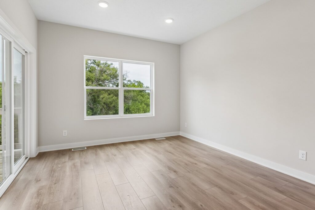 5-web-or-mls-9533 - 11260 Portage Dr_008