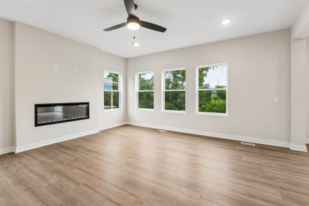 6-web-or-mls-11302 Portage Dr_006