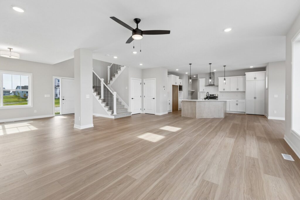 6-web-or-mls-12104 S 109th St_006