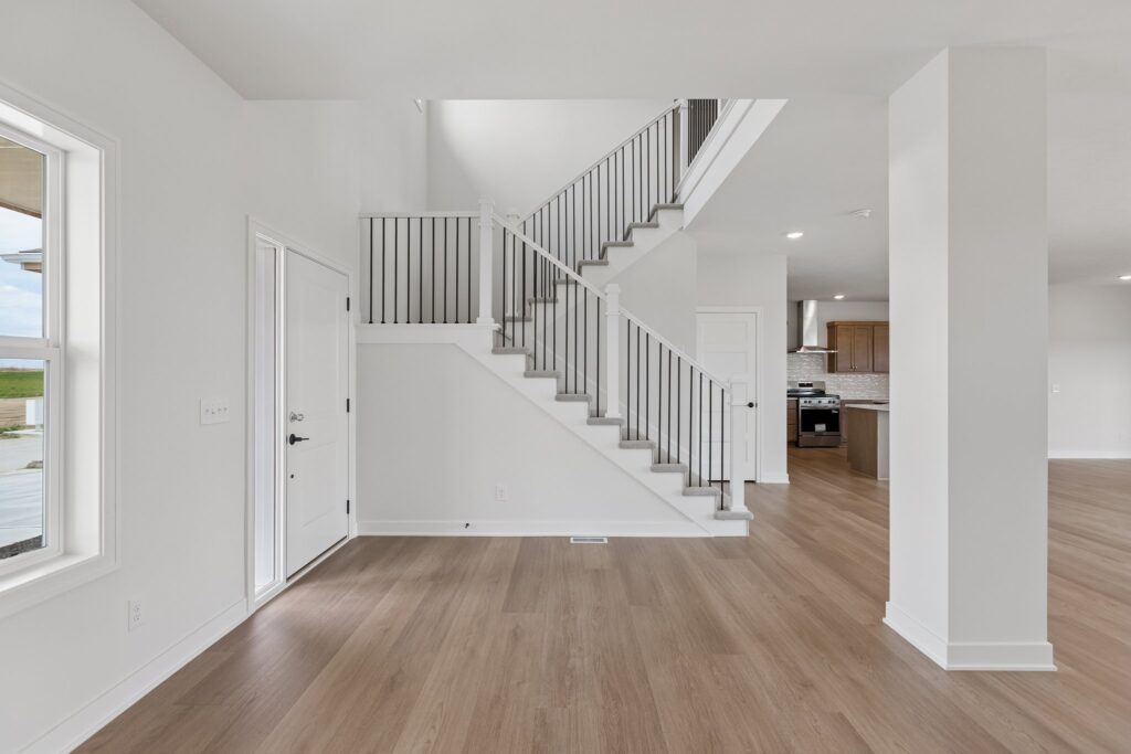 6-web-or-mls-6125 S 215th St_006