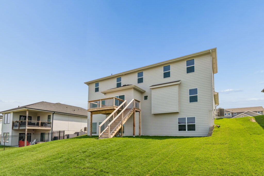 6-web-or-mls-9693 - 12104 S 109th St_006