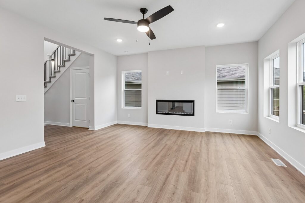 7-web-or-mls-11302 Portage Dr_007