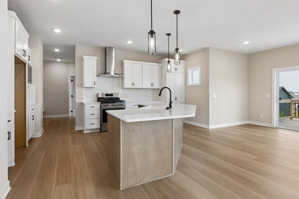 7-web-or-mls-12104 S 109th St_007