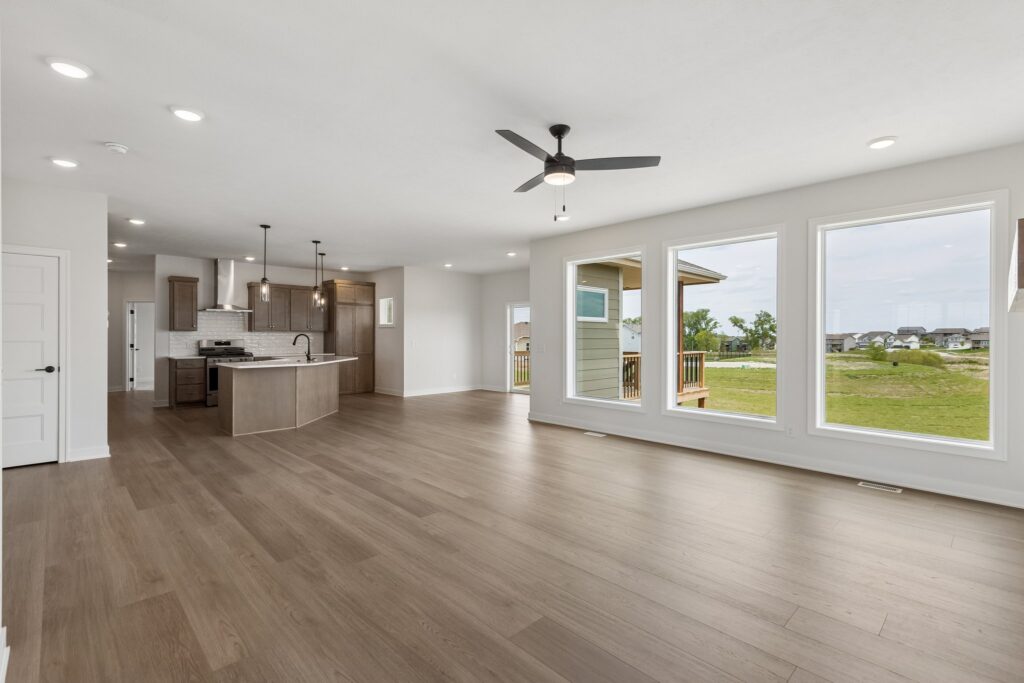 7-web-or-mls-6125 S 215th St_007