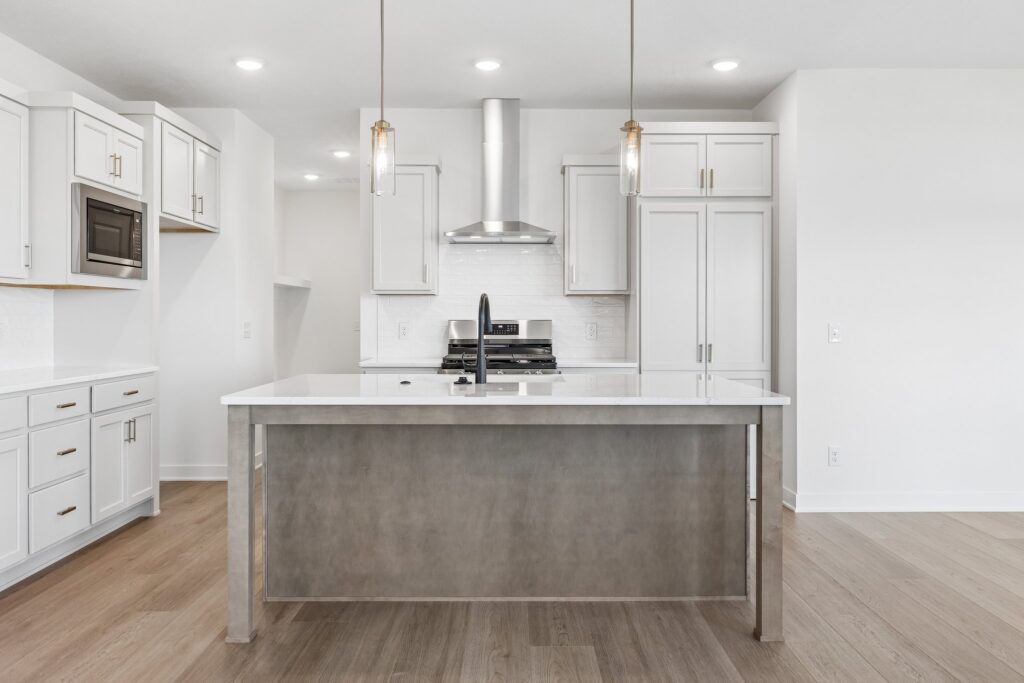 7-web-or-mls-9061 - 20909 Nebraska Ave_007