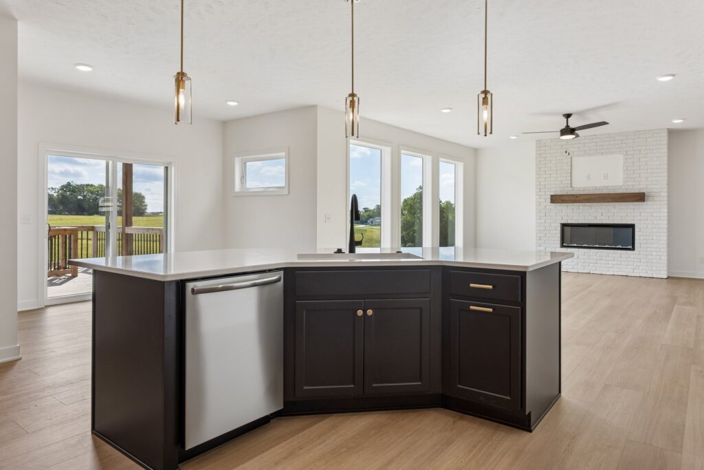8-web-or-mls-10001 - 6327 N 207th St_008