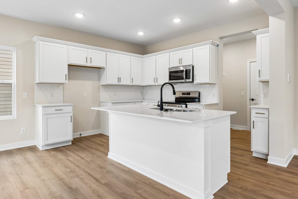 8-web-or-mls-11302 Portage Dr_008