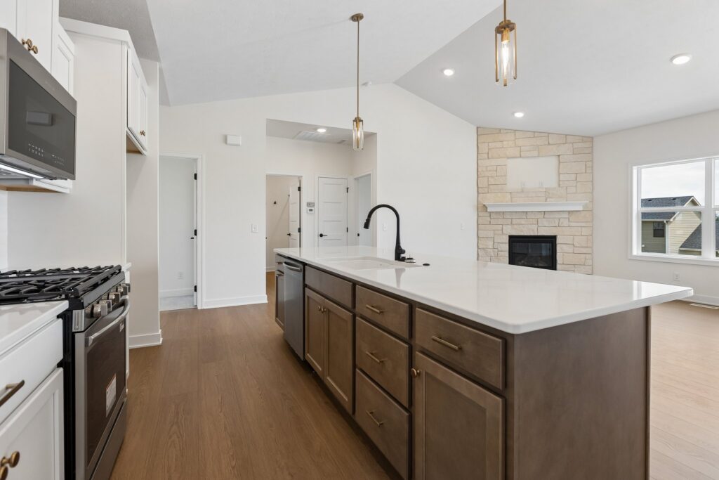 8-web-or-mls-21439 Y St_008