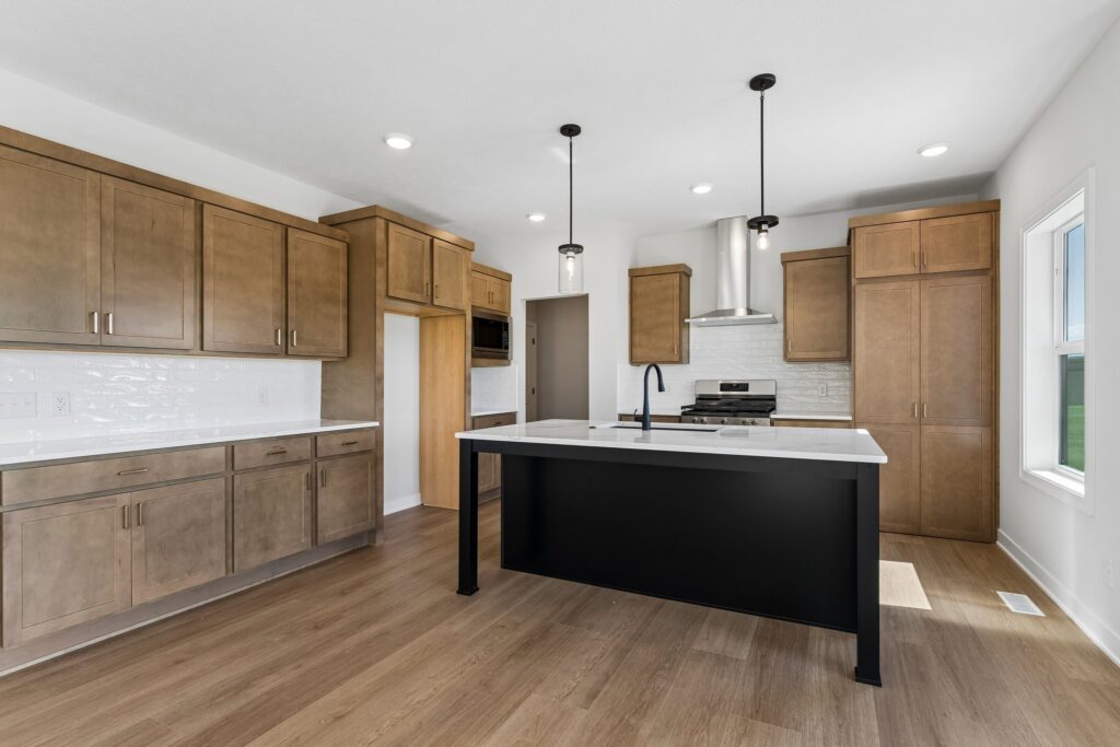 8-web-or-mls-9156 - 12406 S 89th Ave_008