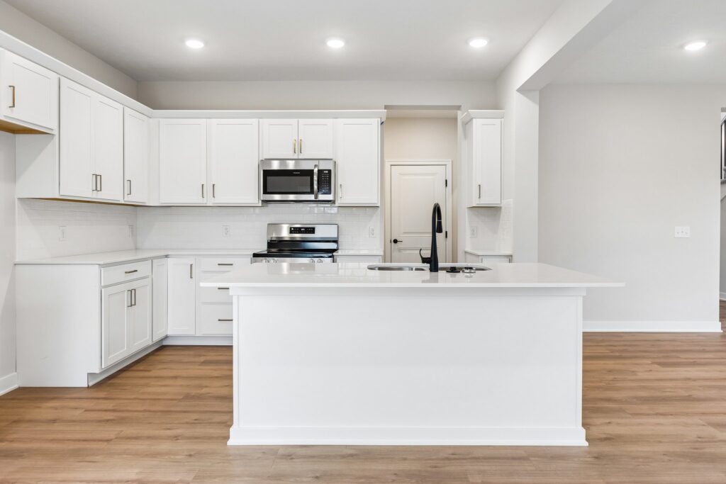 9-web-or-mls-11302 Portage Dr_009
