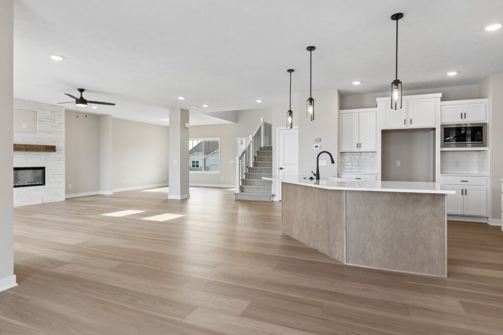 9-web-or-mls-12104 S 109th St_009