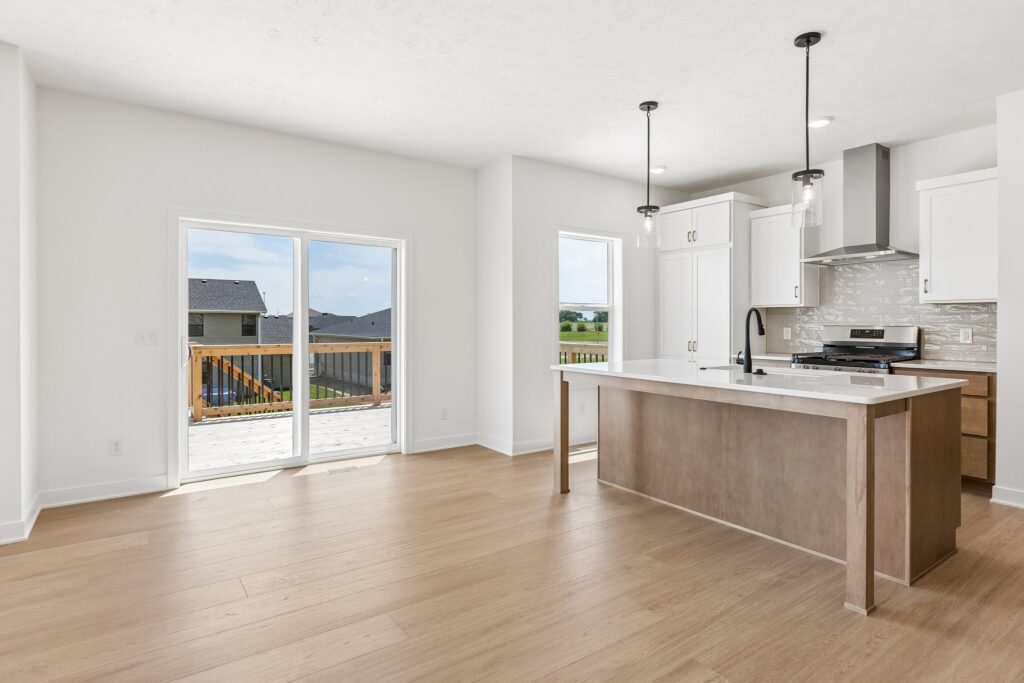 9-web-or-mls-21433 Y St_009