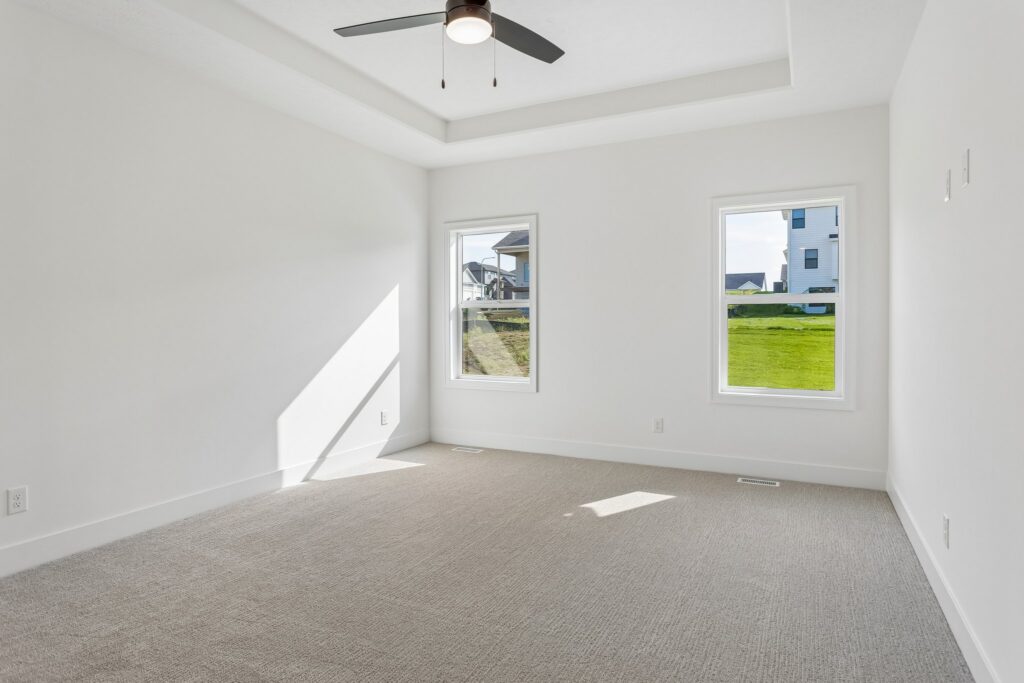 10-web-or-mls-6227 N 210th St_010