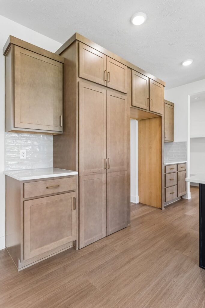 9-web-or-mls-6227 N 210th St_009