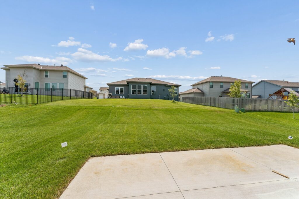 10-web-or-mls-9696 - 12705 Glenn St_010