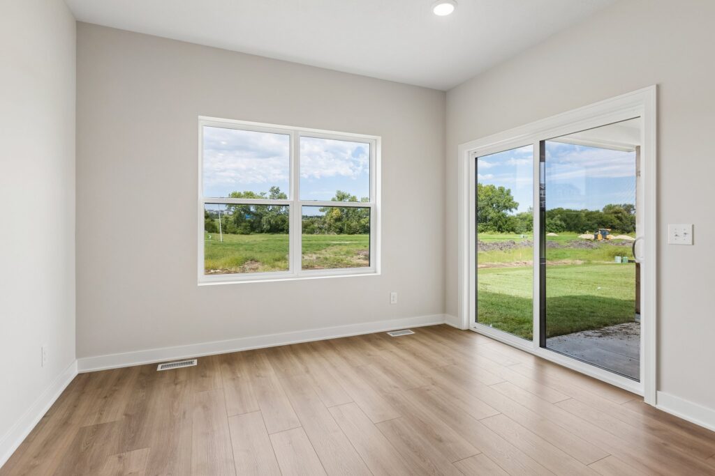 11-web-or-mls-11402 N 161st Ave_011