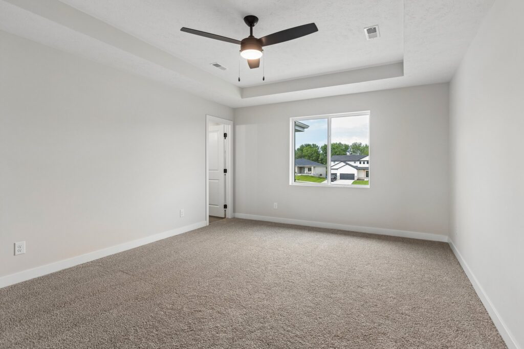 14-web-or-mls-11402 N 161st Ave_014