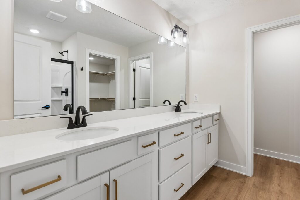 16-web-or-mls-11402 N 161st Ave_016