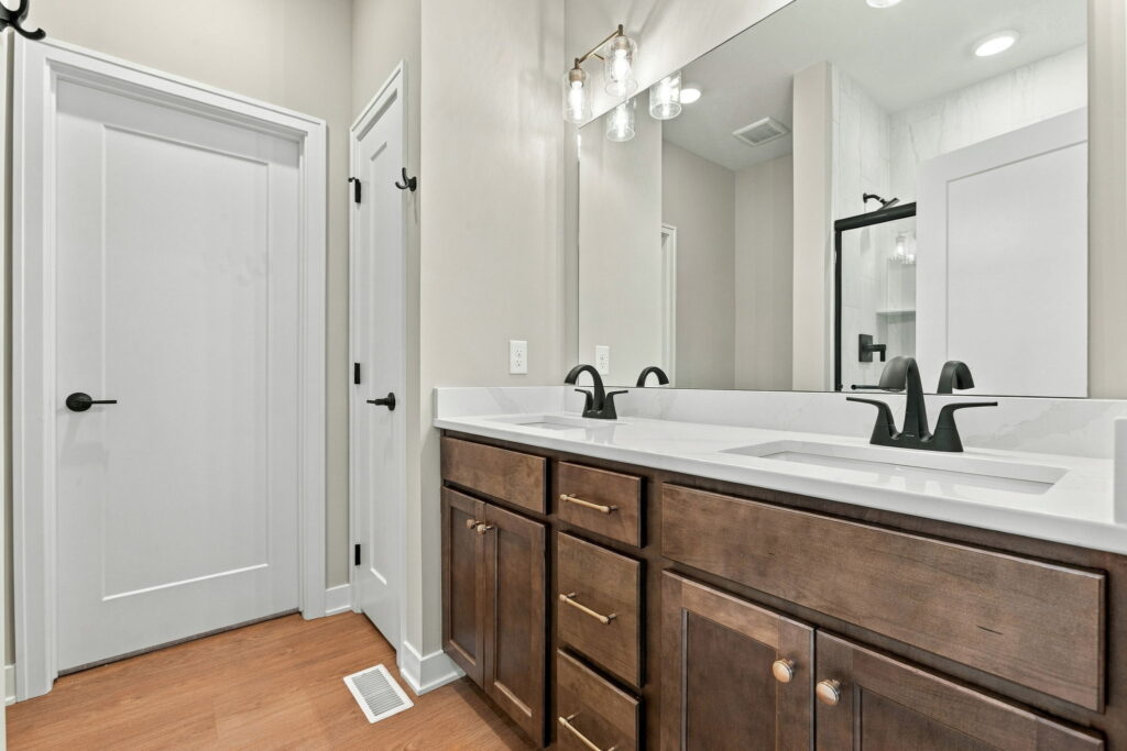 18-web-or-mls-16013 Isabella St-18