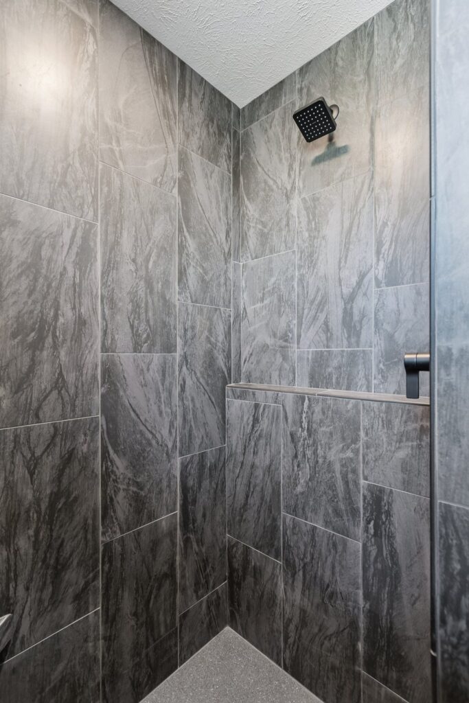 19-web-or-mls-12705 Glenn St_019