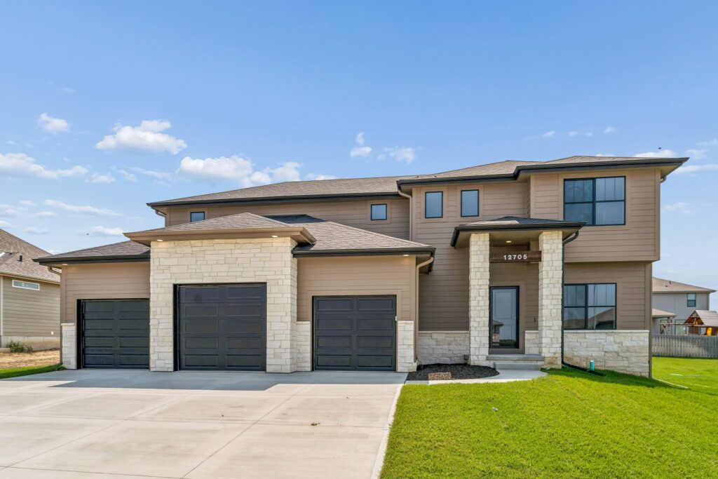 2-web-or-mls-9696 - 12705 Glenn St_002