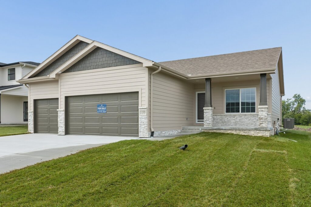 2-web-or-mls-9882 - 11406 N 161st Ave_002