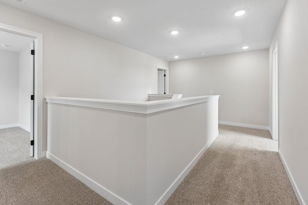 20-web-or-mls-11402 N 161st Ave_020