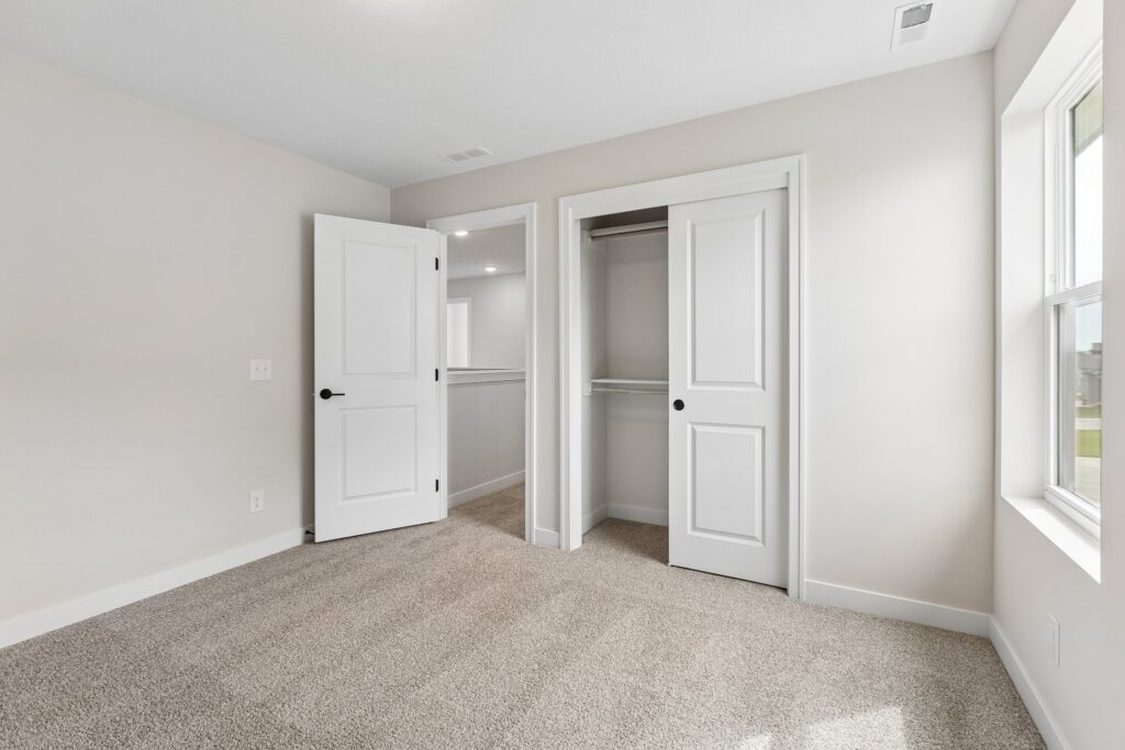 23-web-or-mls-11402 N 161st Ave_023