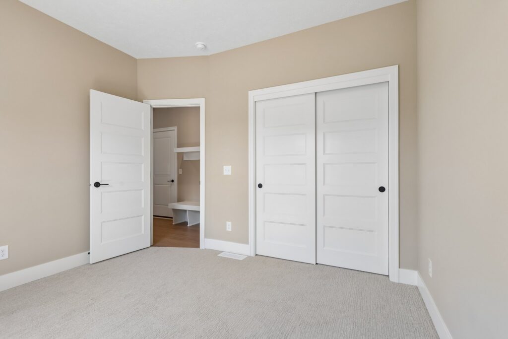 23-web-or-mls-12705 Glenn St_023