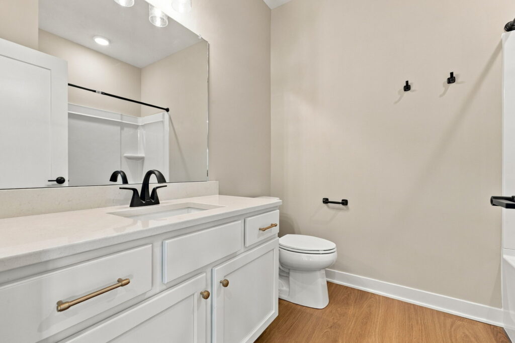 23-web-or-mls-16013 Isabella St-23