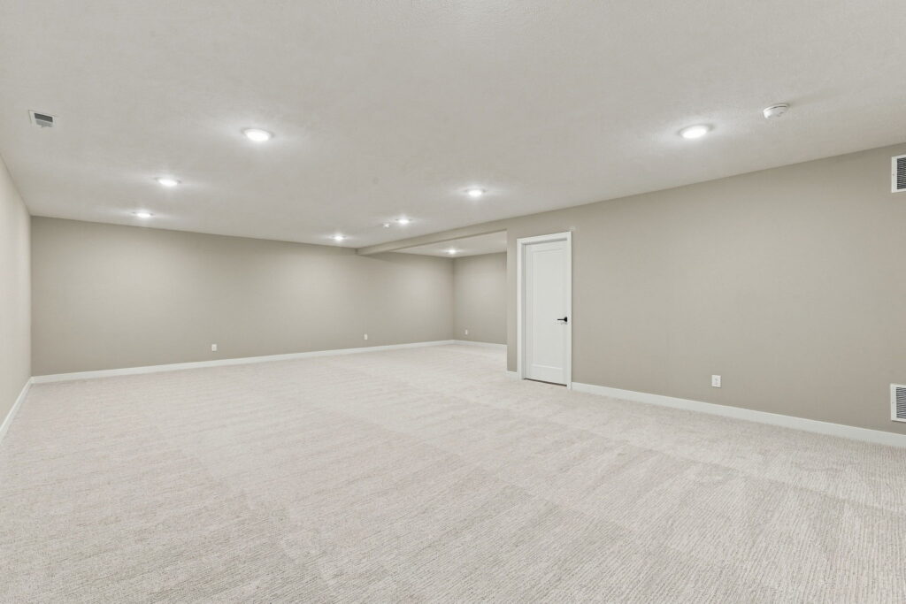 24-web-or-mls-16013 Isabella St-24