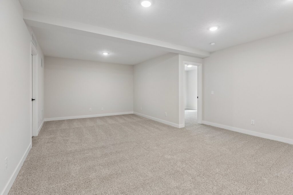25-web-or-mls-11402 N 161st Ave_025