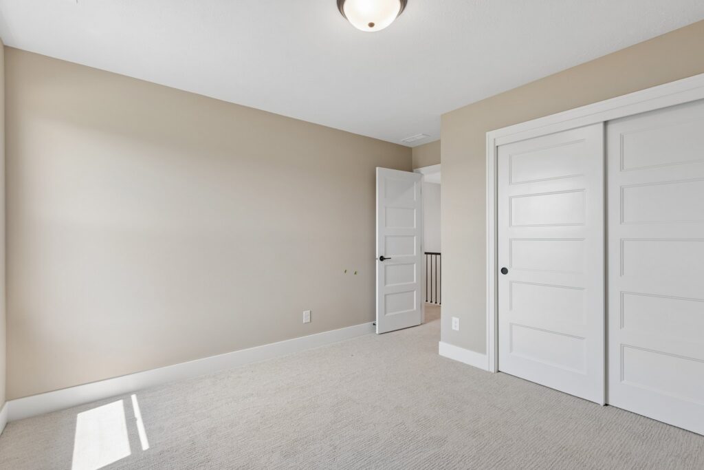 25-web-or-mls-12705 Glenn St_025