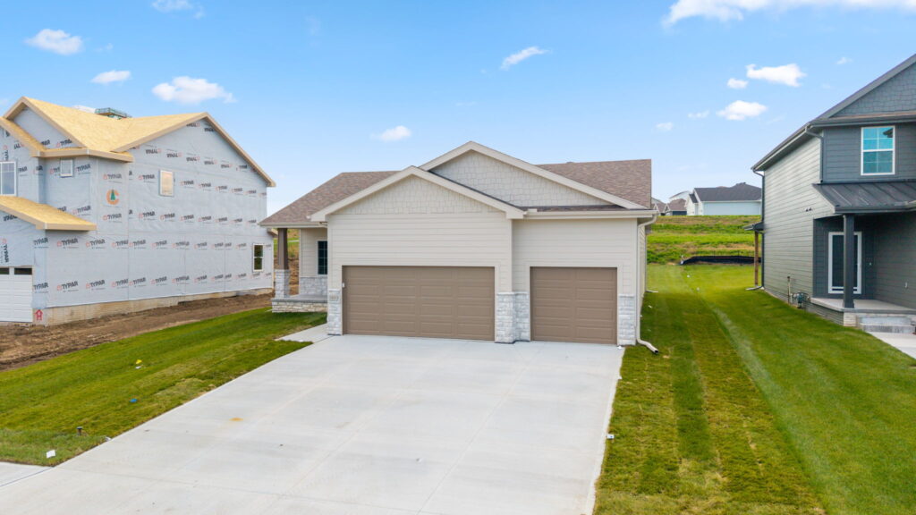 3-web-or-mls-16013 Isabella St-03