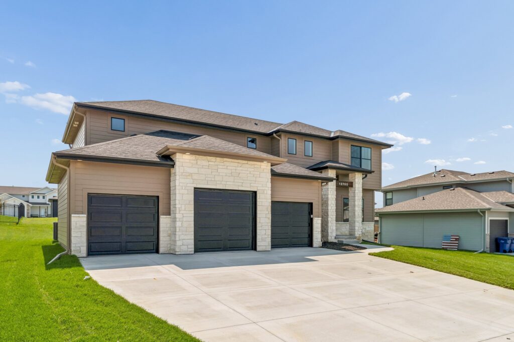 3-web-or-mls-9696 - 12705 Glenn St_003