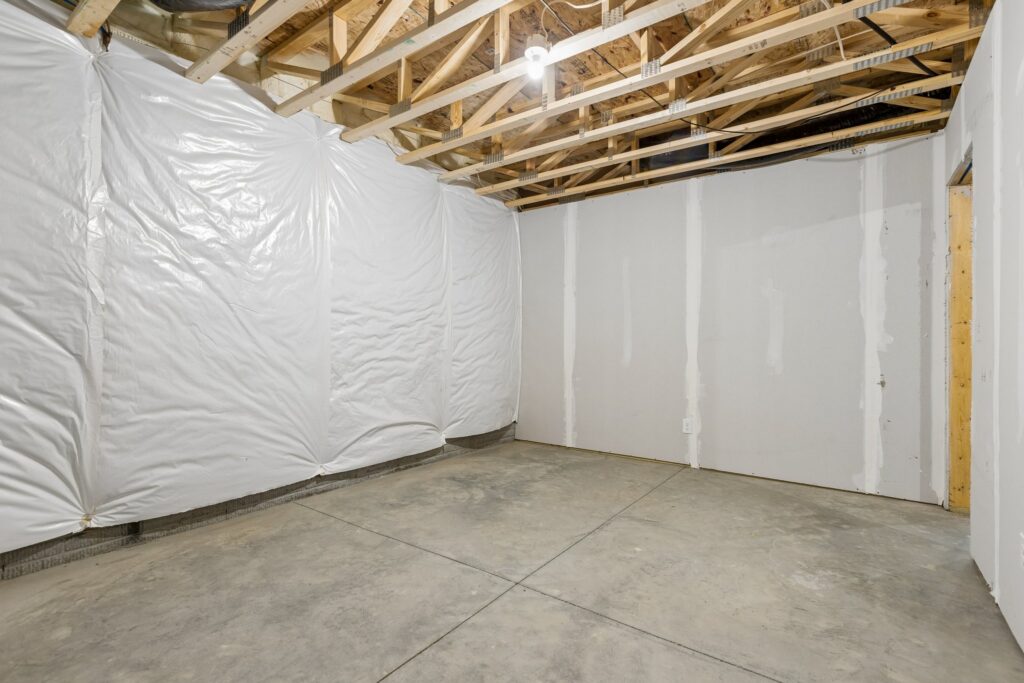 36-web-or-mls-12705 Glenn St_036
