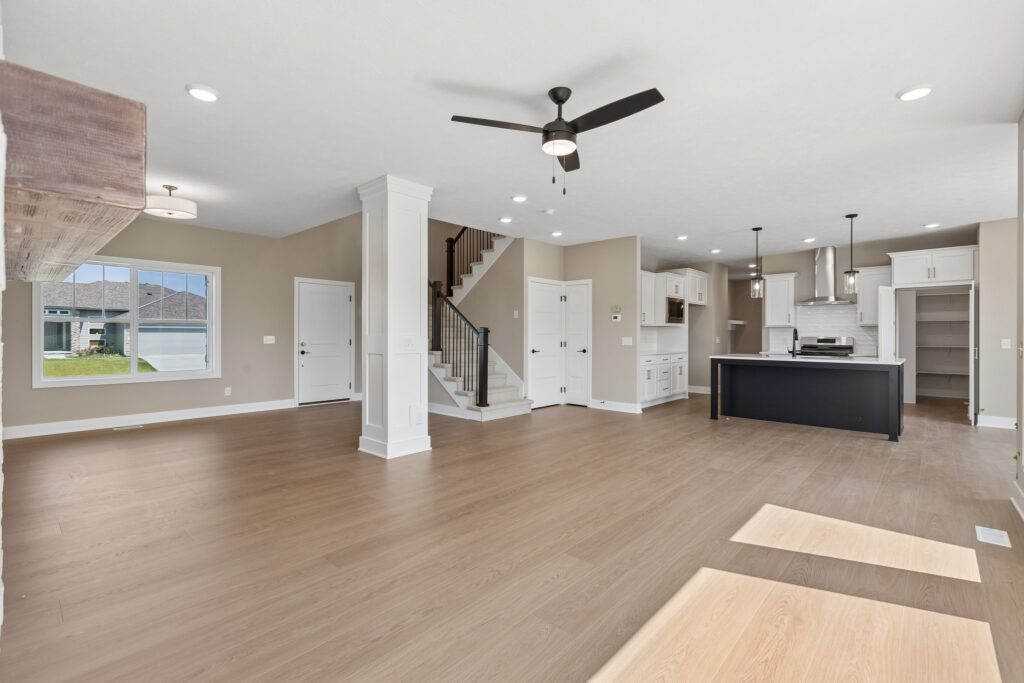 6-web-or-mls-12705 Glenn St_006