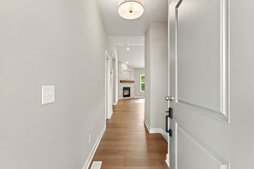 6-web-or-mls-16013 Isabella St-06