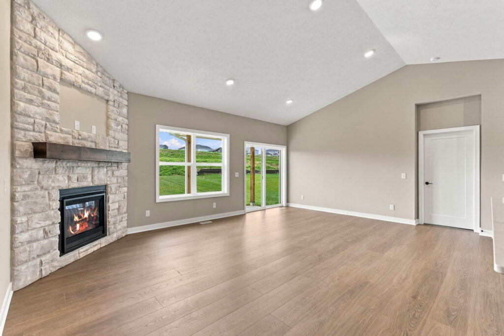 7-web-or-mls-16013 Isabella St-07
