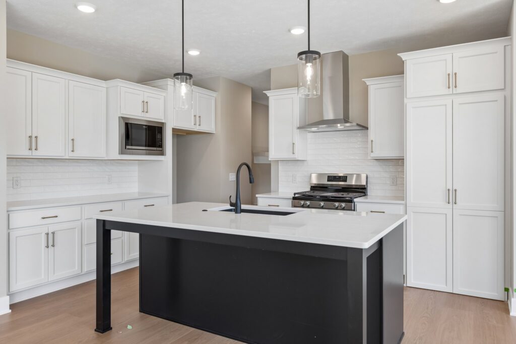 9-web-or-mls-12705 Glenn St_009