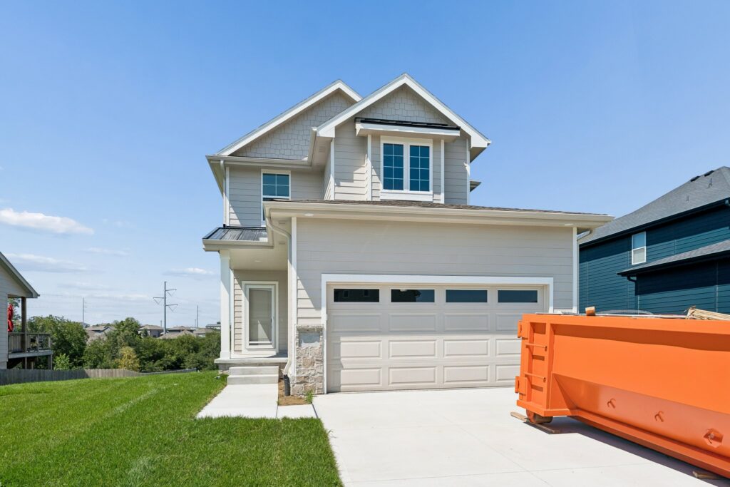 1-web-or-mls-9768 - 11114 Portage Dr_001