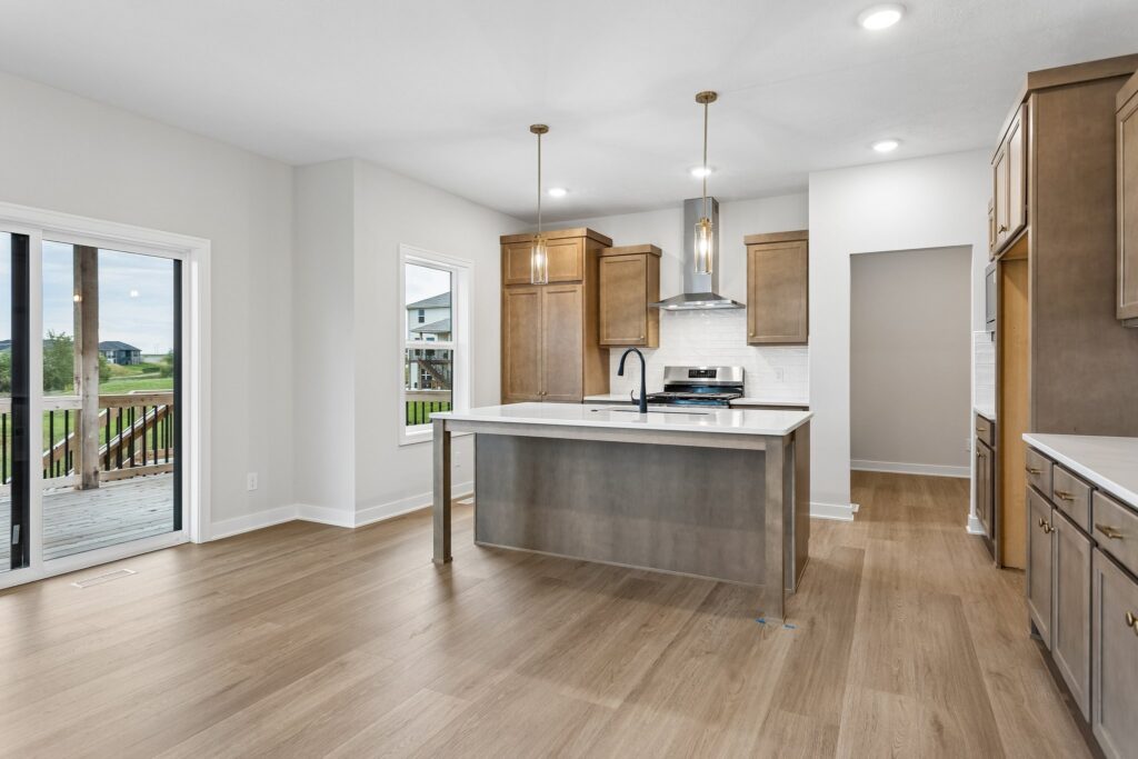 10-web-or-mls-21313 Y St_010