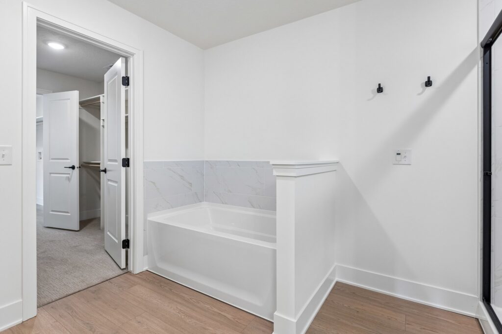 10-web-or-mls-9697 - 12351 S 86th St_011
