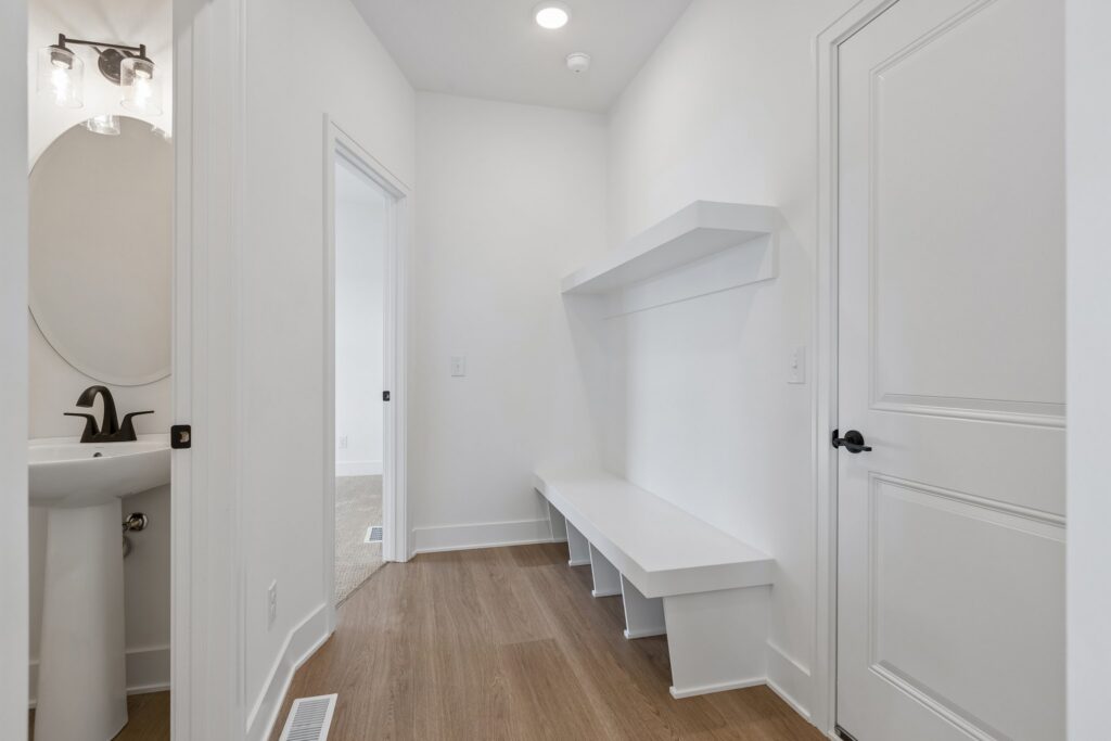 13-web-or-mls-21427 Y St_014