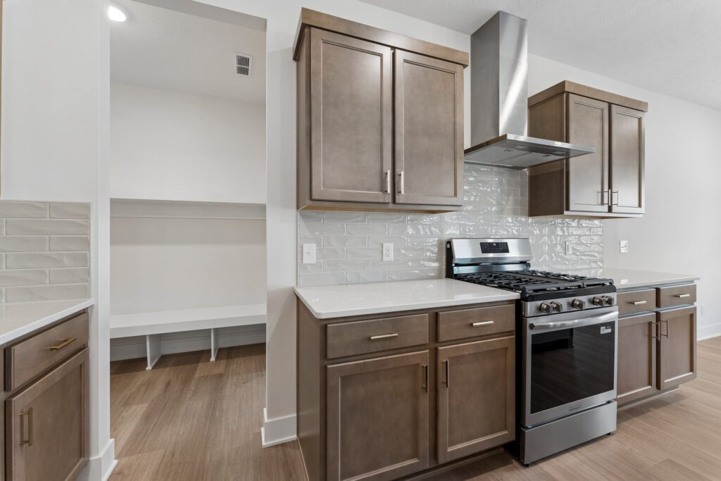 13-web-or-mls-9767 - 12416 S 89th St_013