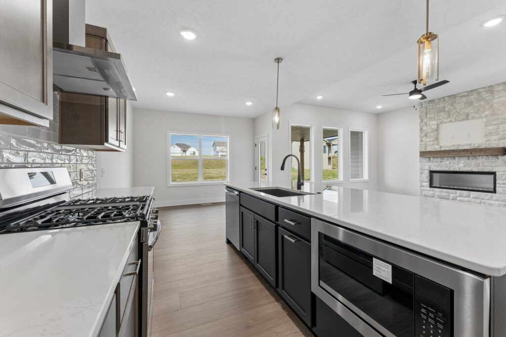 14-web-or-mls-9767 - 12416 S 89th St_014