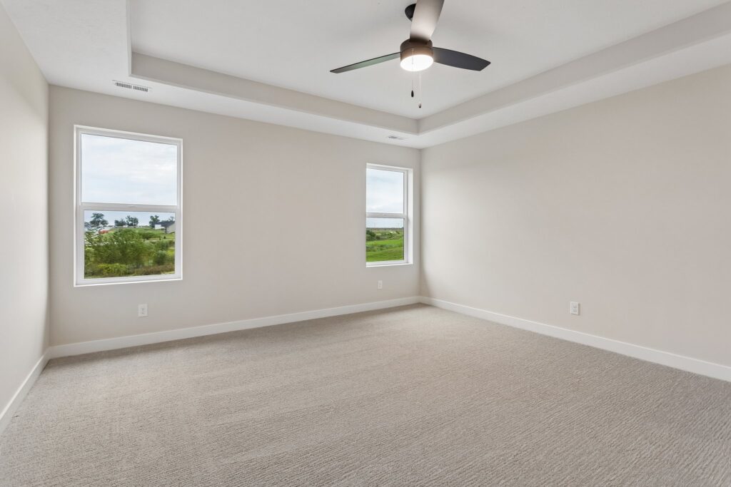 16-web-or-mls-21313 Y St_016