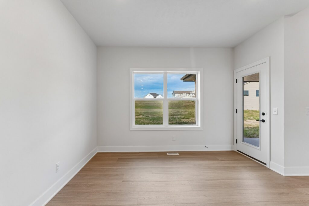 16-web-or-mls-9767 - 12416 S 89th St_016