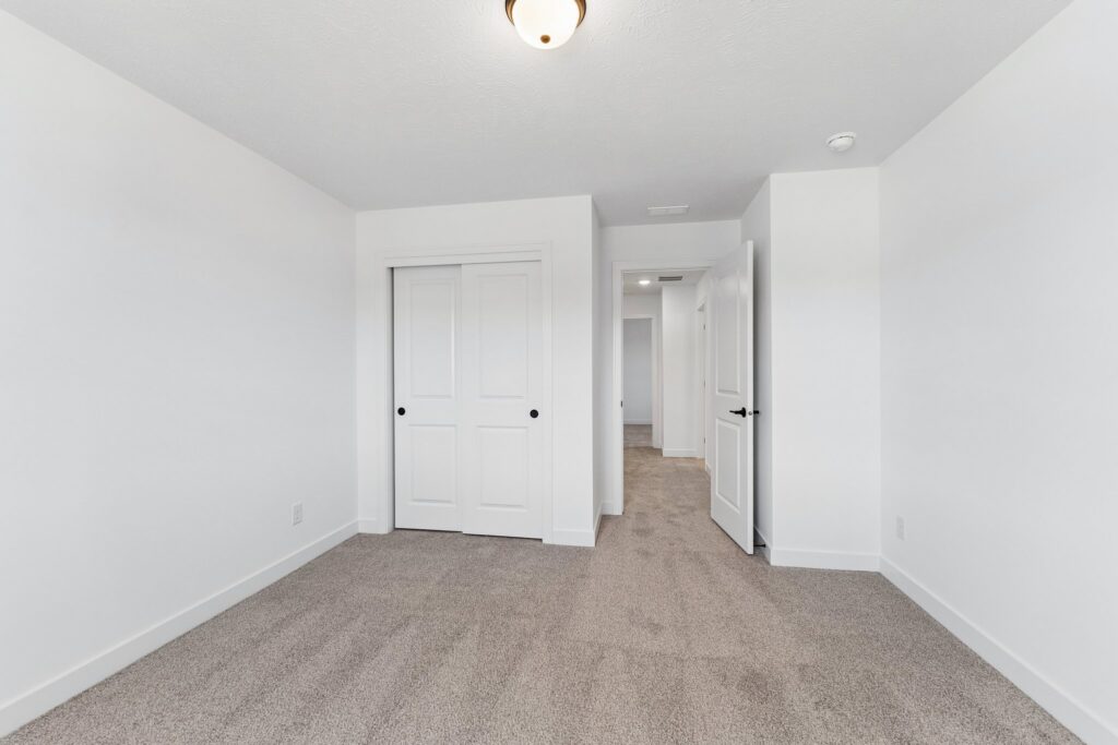 17-web-or-mls-9768 - 11114 Portage Dr_017
